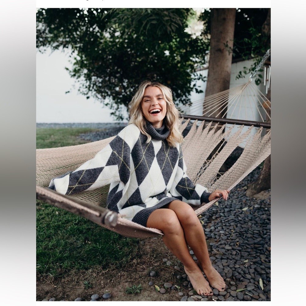 H & M glongsleeve cowl neck sweater, EUC